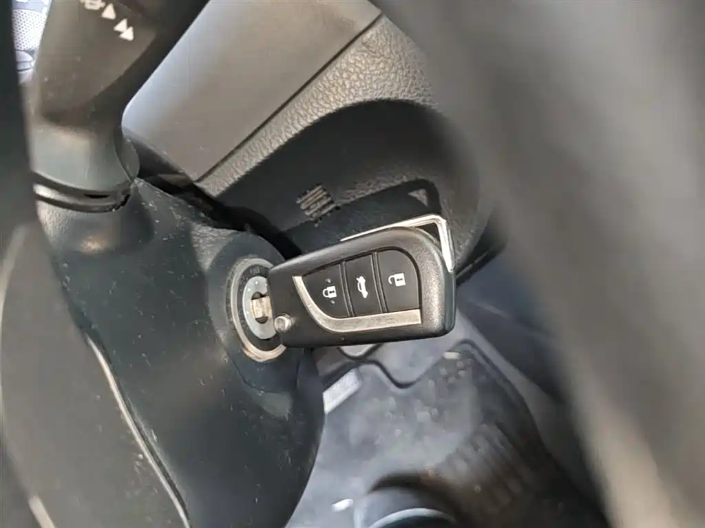 Toyota Corolla 2017 Facelift 1.6L S-CVT GL фото 9