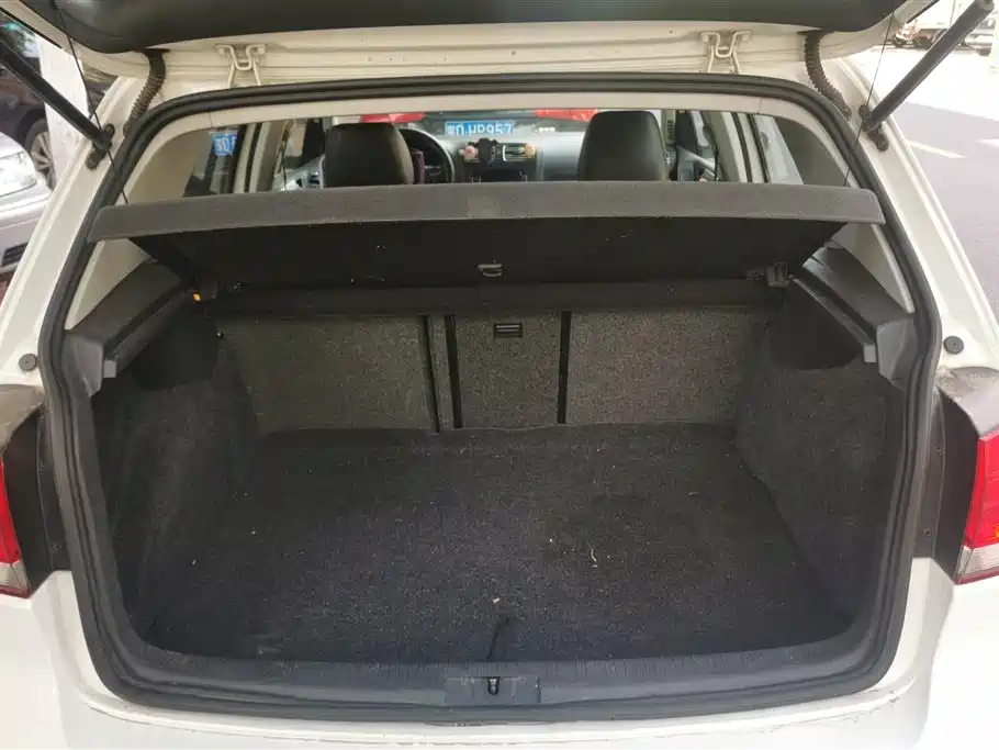 Volkswagen Golf 2012 1.4TSI Automatic Luxury фото 4