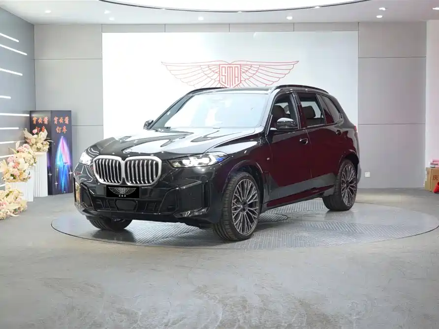 BMW X5 2023 xDrive 40Li M Sport Black Night Package