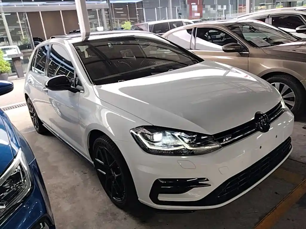 صورة 4 - Volkswagen Golf