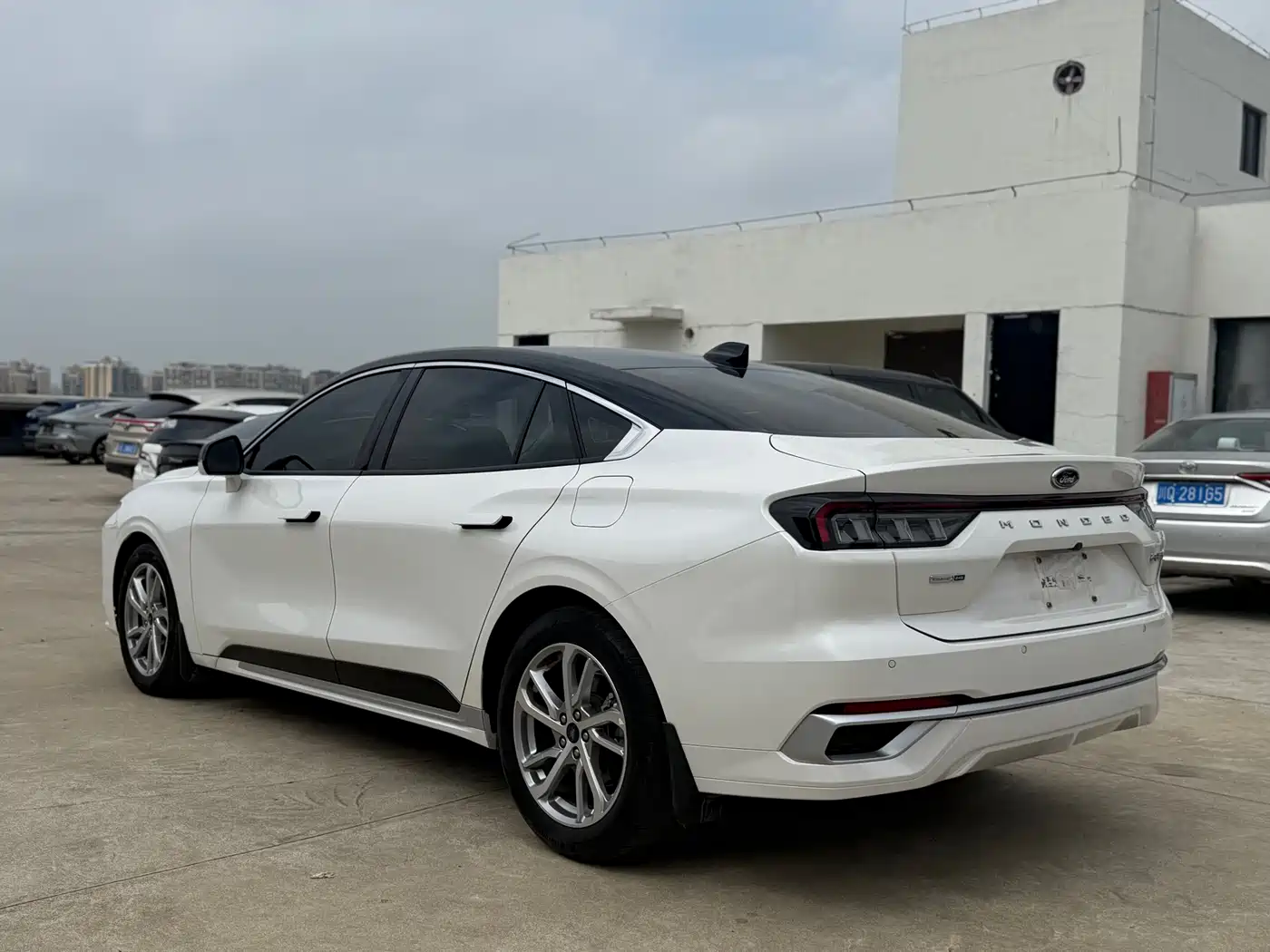 FORD MONDEO