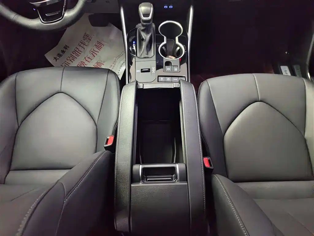 Toyota Highlander 2022 Hybrid 2.5L 4WD Luxury 7-Seater фото 15
