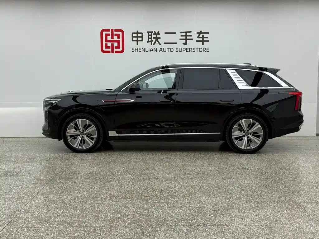 2023 Hongqi E-HS9