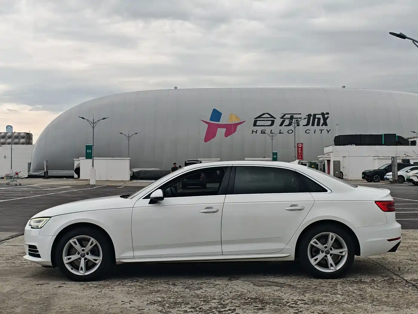 Photo 7 - Audi A4L
