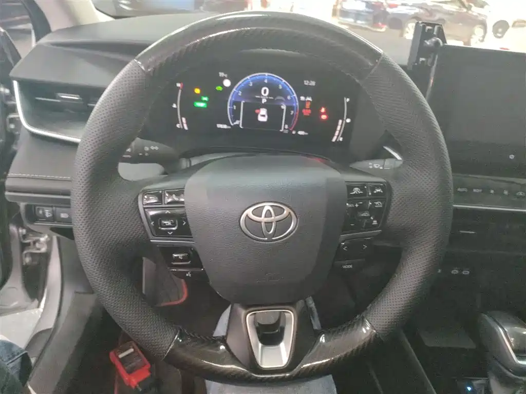 Toyota Camry 2024 Hybrid 2.0HGVP Luxury Edition фото 11
