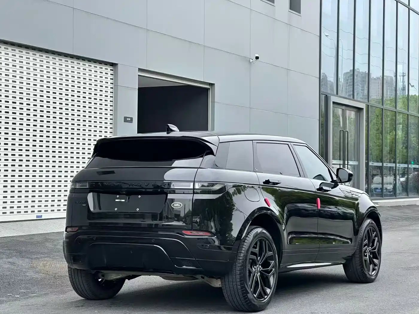 Land Rover Range Rover Evoque 2023 Range Rover Evoque L 249PS Luxury Edition фото 7