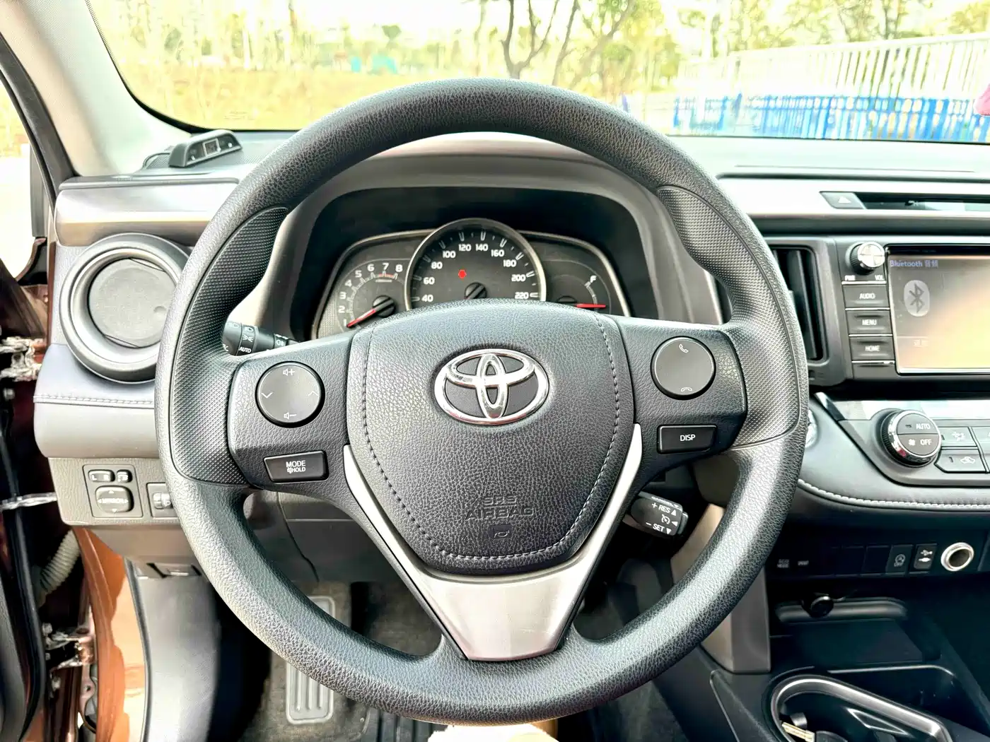 Toyota RAV4 Rongfang 2016 2.0L CVT 2WD Trend (China V) фото 8