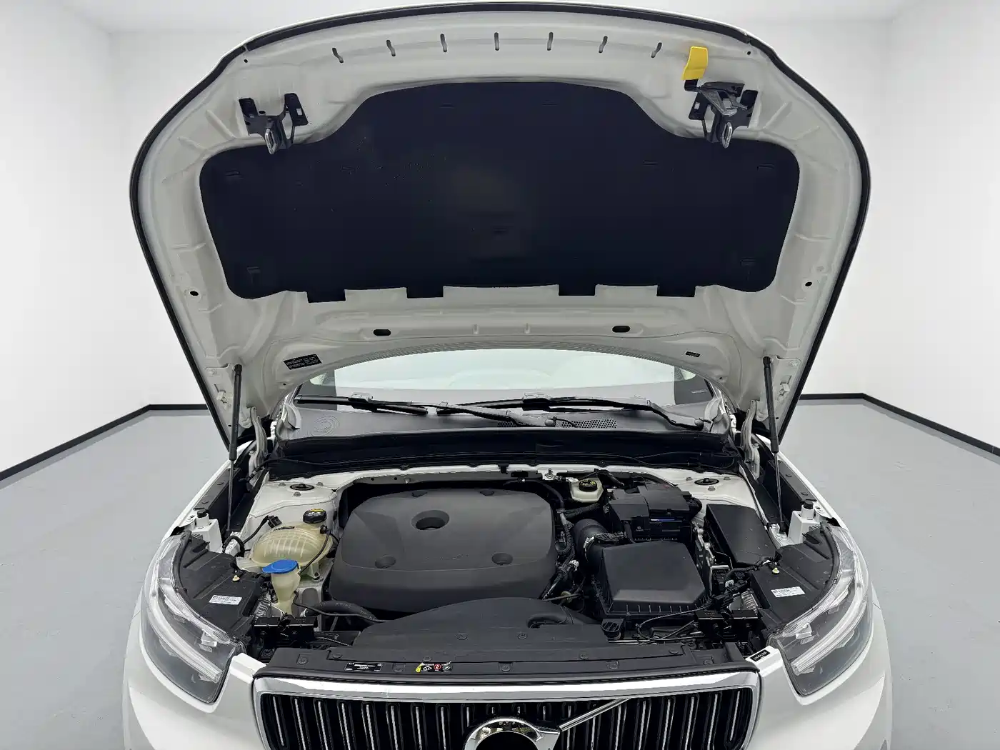 Фото 17 - Volvo XC40