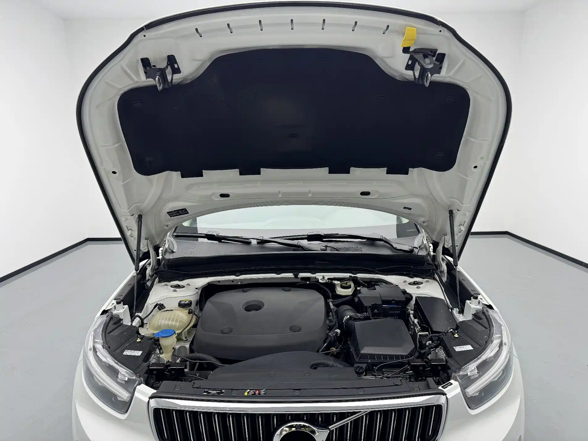 Фото 17 - Volvo XC40