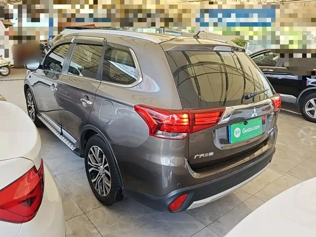 Фото 5 - Mitsubishi Outlander