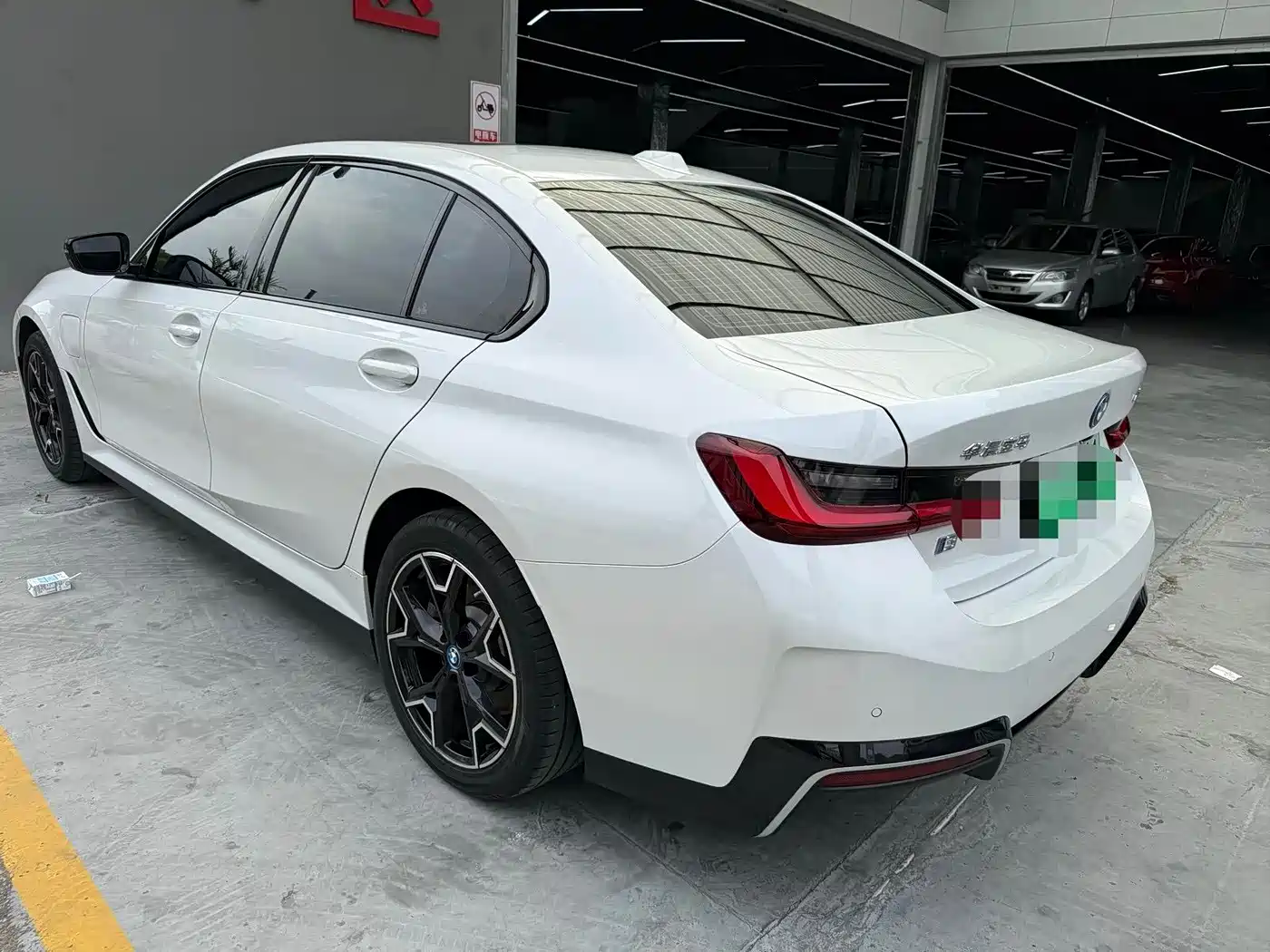 BMW i3 2024 eDrive 40 L Night Sport Package фото 19