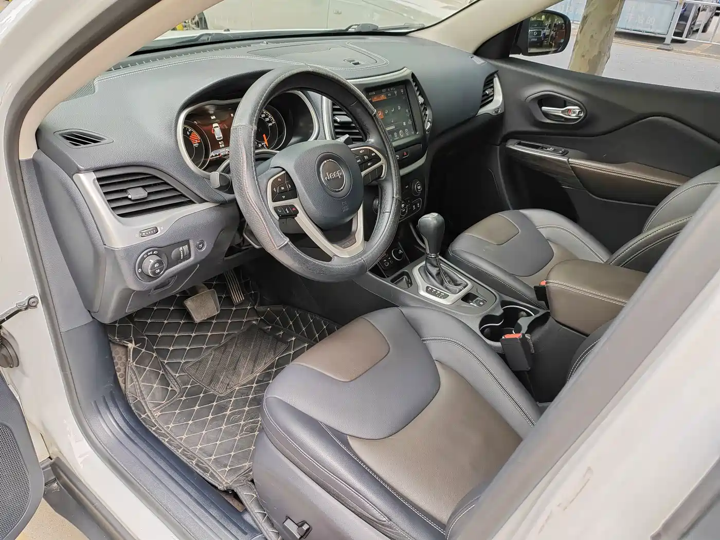Jeep Cherokee 2021 2020 2.0L 2WD Classic Sport Edition