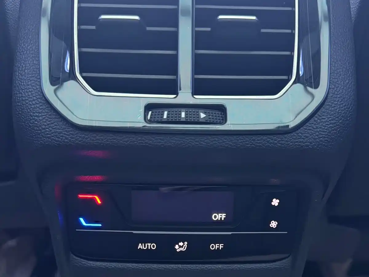 Volkswagen Tayron 2022 280TSI 2WD Luxury Smart Connect Edition фото 12