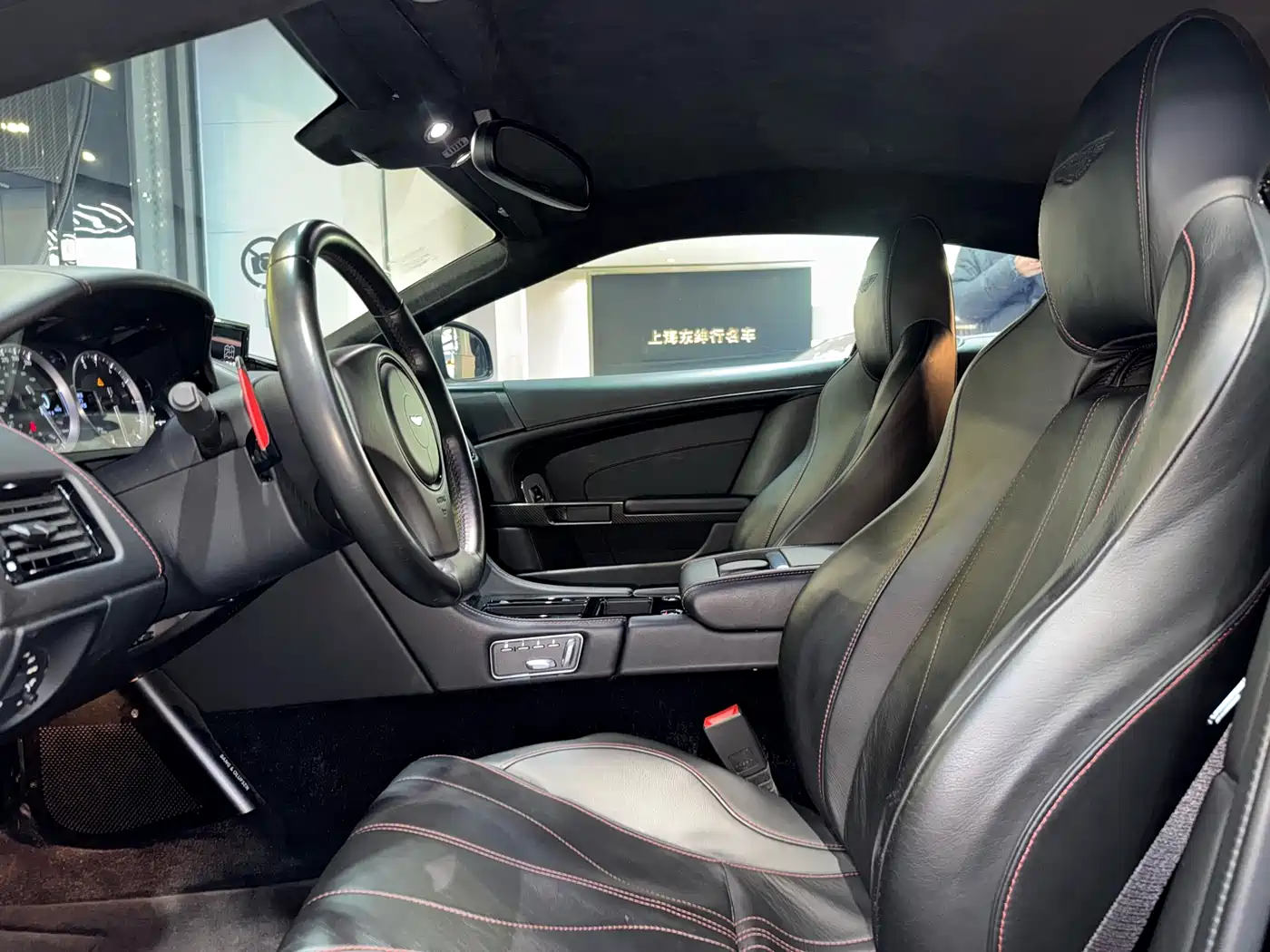 Aston Martin DB9 2014 6.0L Carbon Black Coupe фото 8