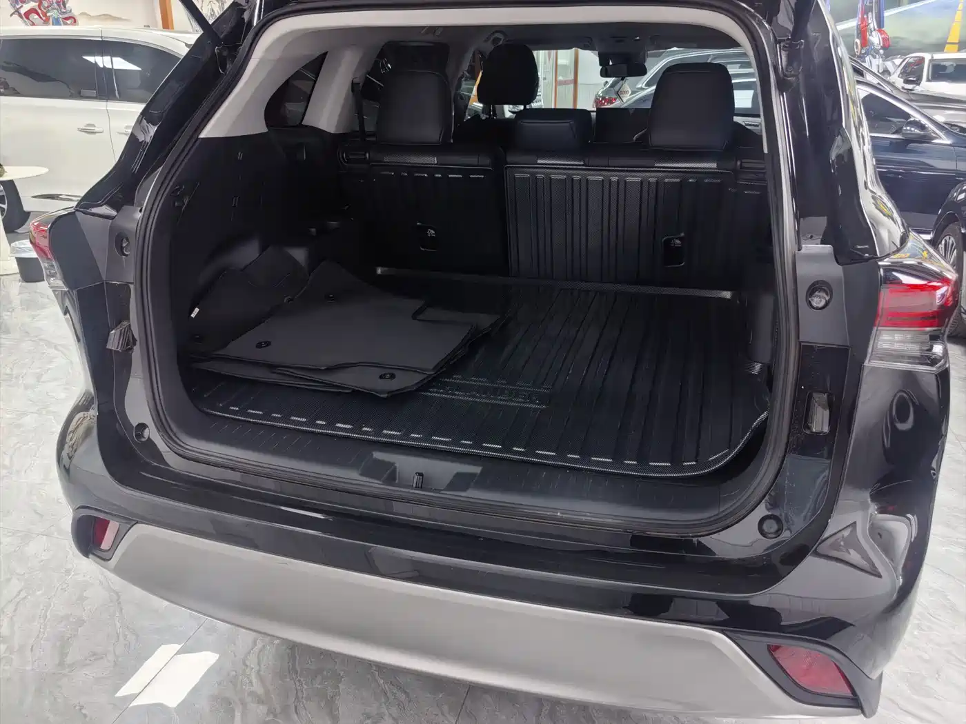 Toyota Highlander 2026 2.5L Smart Hybrid 2WD Elite 5-Seater фото 12