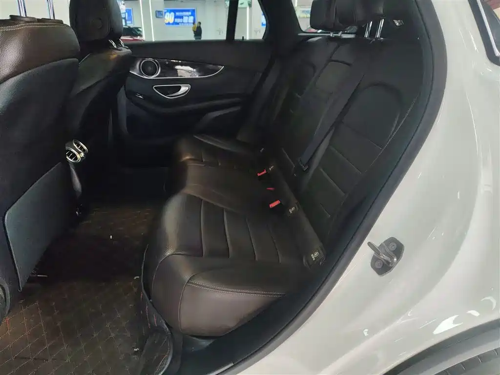 Mercedes-Benz GLC 2019 Facelift GLC 260 L 4MATIC Luxury фото 17