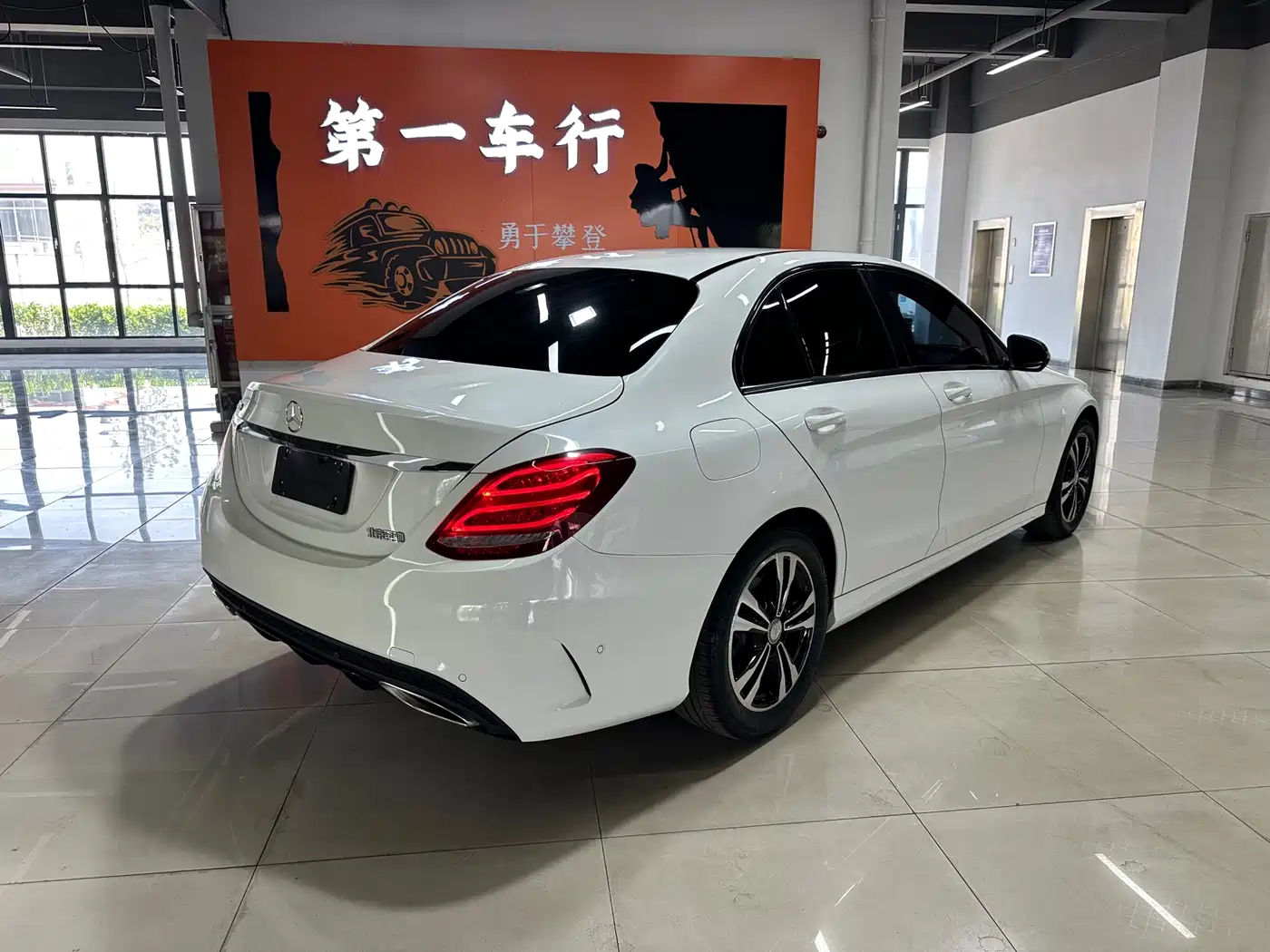 Mercedes-Benz C-Class 2017 C 200 Sport фото 3