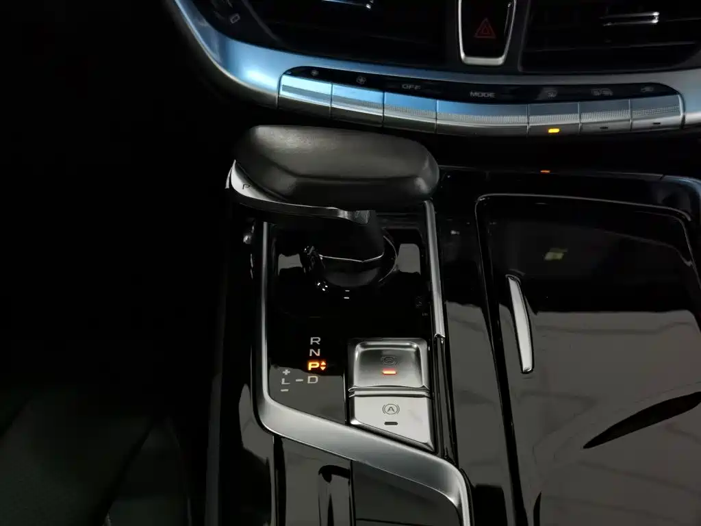Geely Borui PHEV 2018 2018 1.5T PHEV Glory Edition