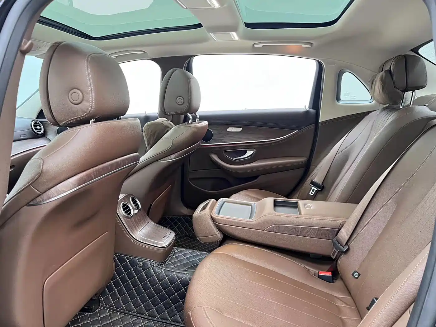 Mercedes-Benz E-Class 2021 E 260 L фото 8