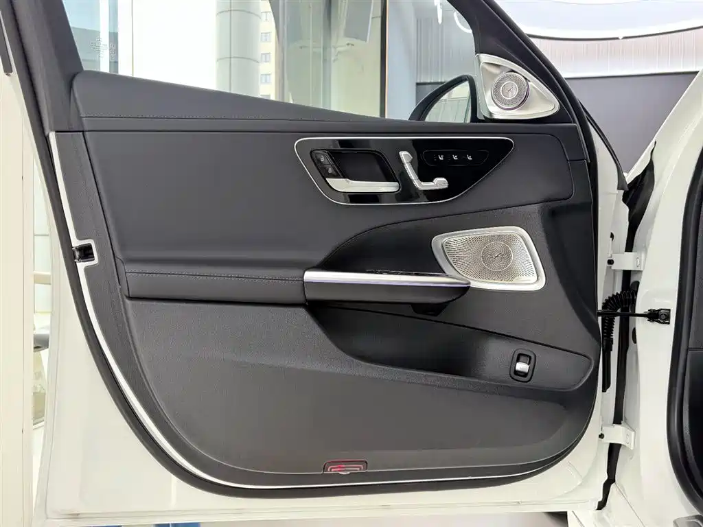 Mercedes-Benz C-Class 2025 Facelift C 260 L Sport Edition фото 15