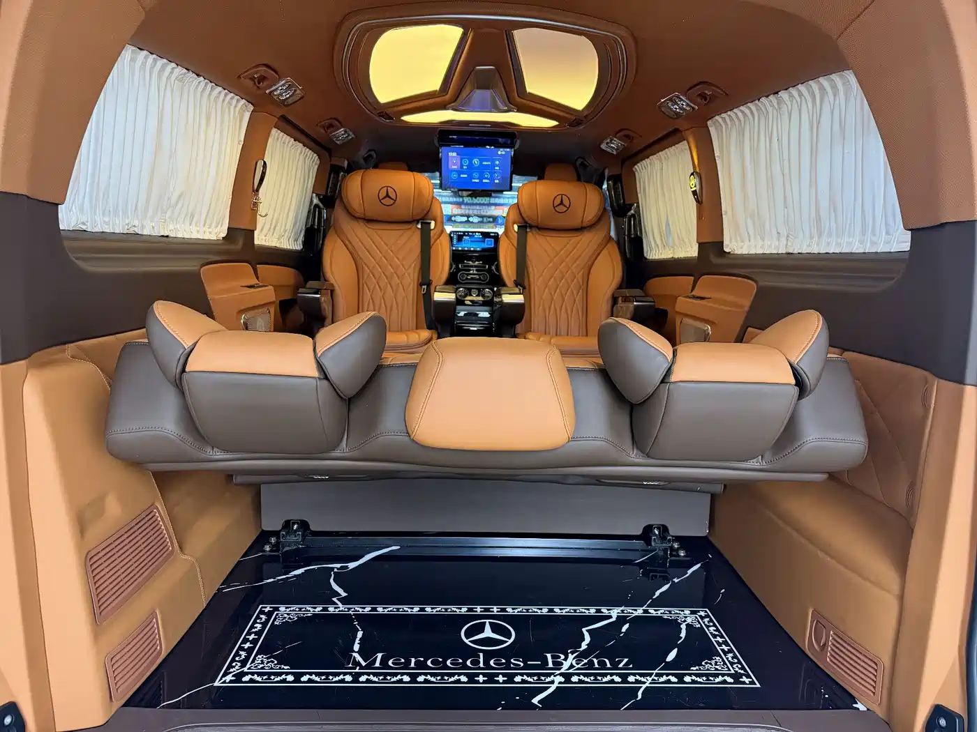 Mercedes-Benz Vito 2023 2.0T Business 7-Seater фото 25