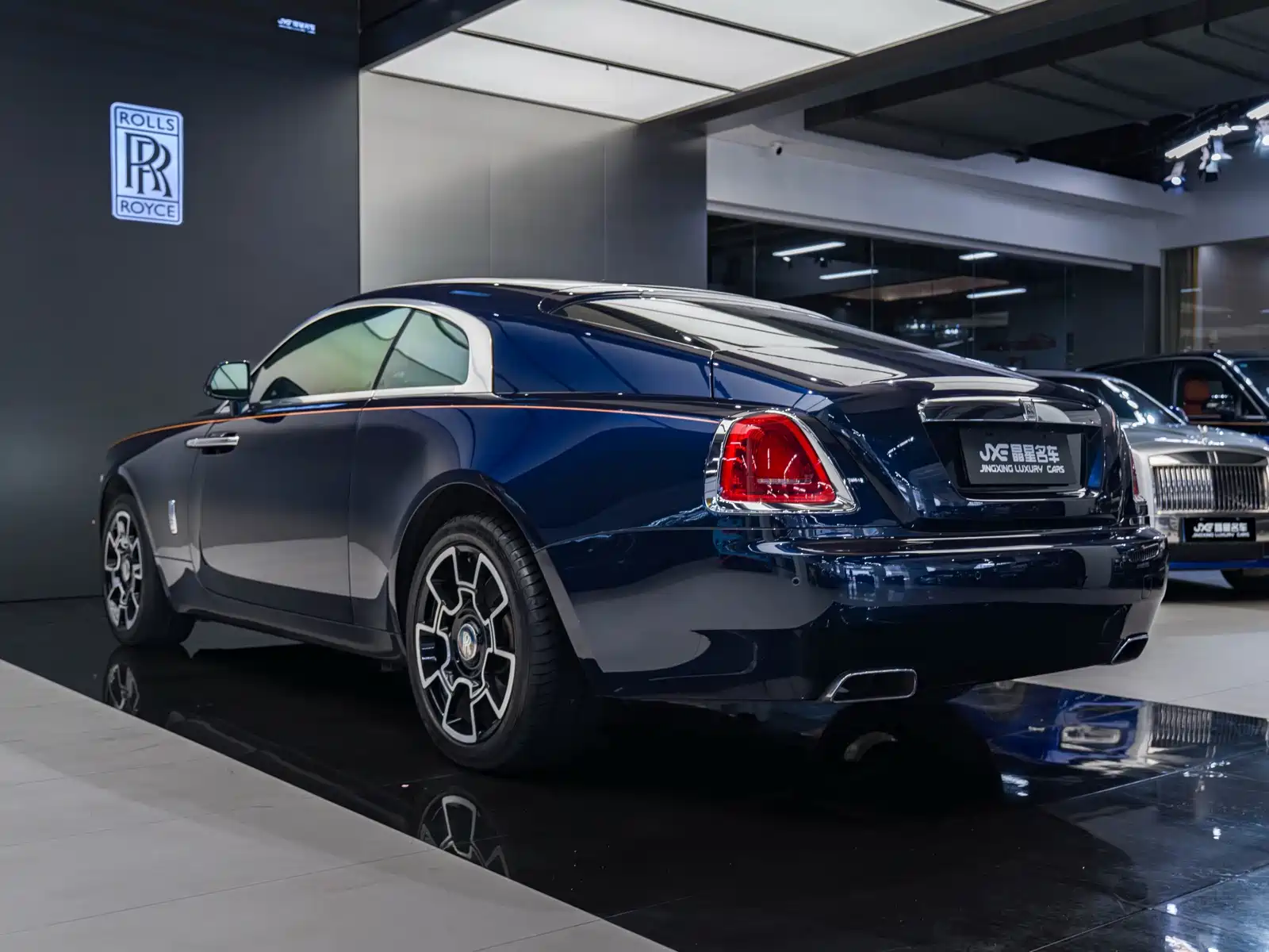 Фото 15 - Rolls-Royce Wraith