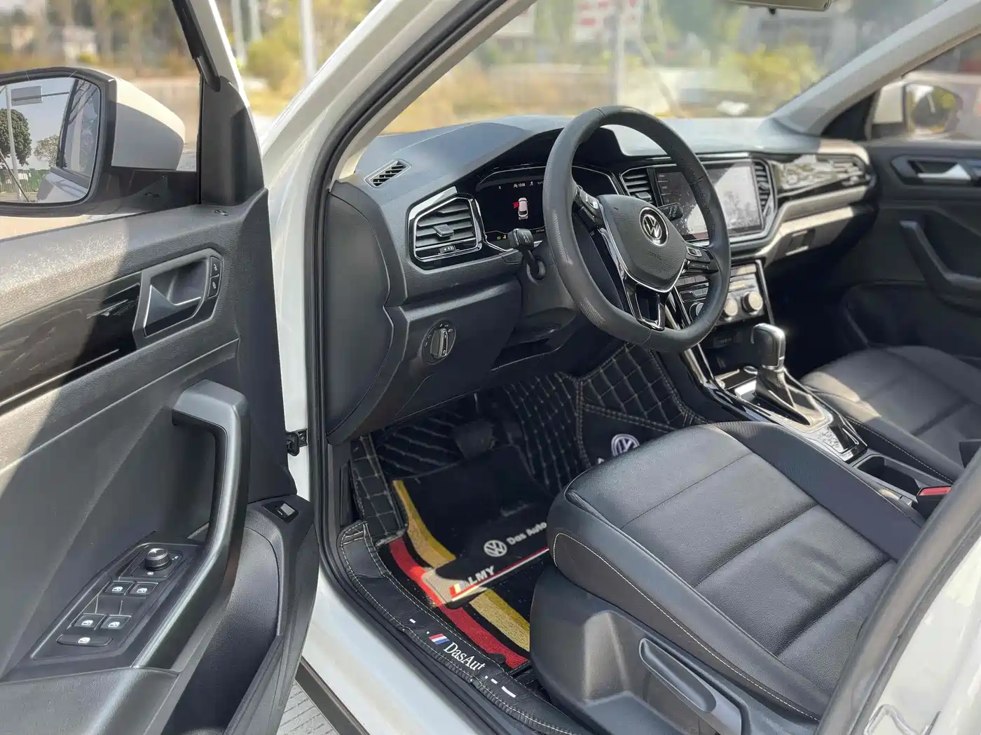 Volkswagen T-ROC 2022 280TSI DSG 2WD Comfort PLUS фото 4