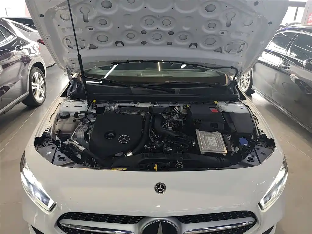 Mercedes-Benz A-Class 2022 Facelift III A 200 L Sport Sedan Fashion фото 16
