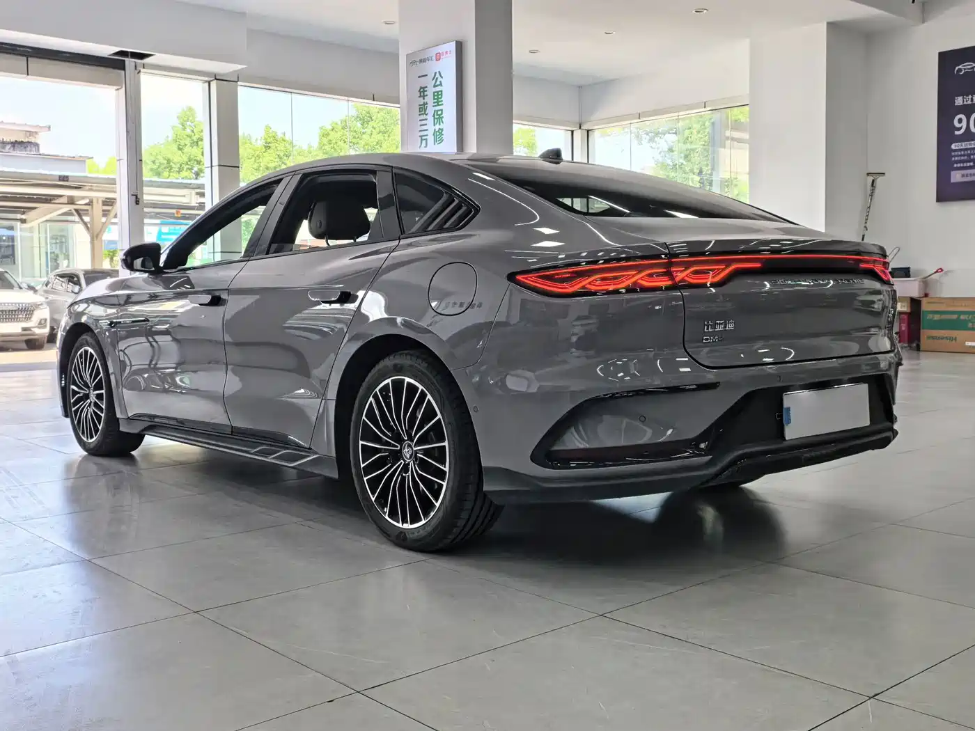 BYD Han 2025 2025 DM-i Smart Driving Edition 125KM LiDAR Flagship