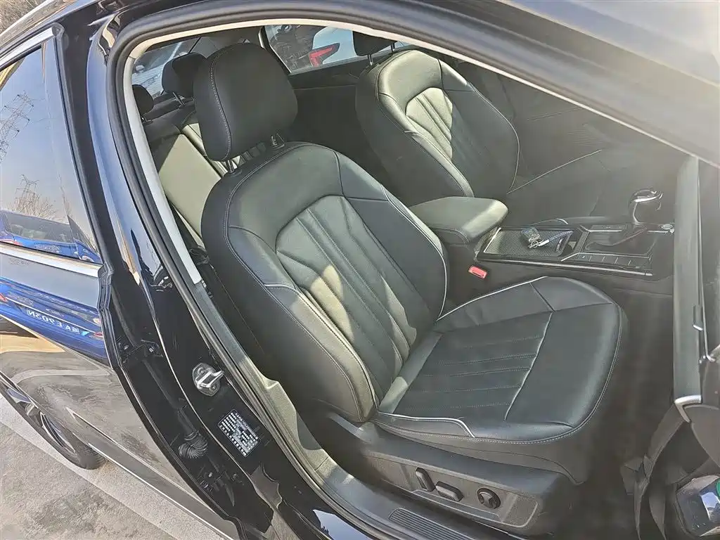Volkswagen Passat 2023 Facelift 330TSI Elite Edition фото 25