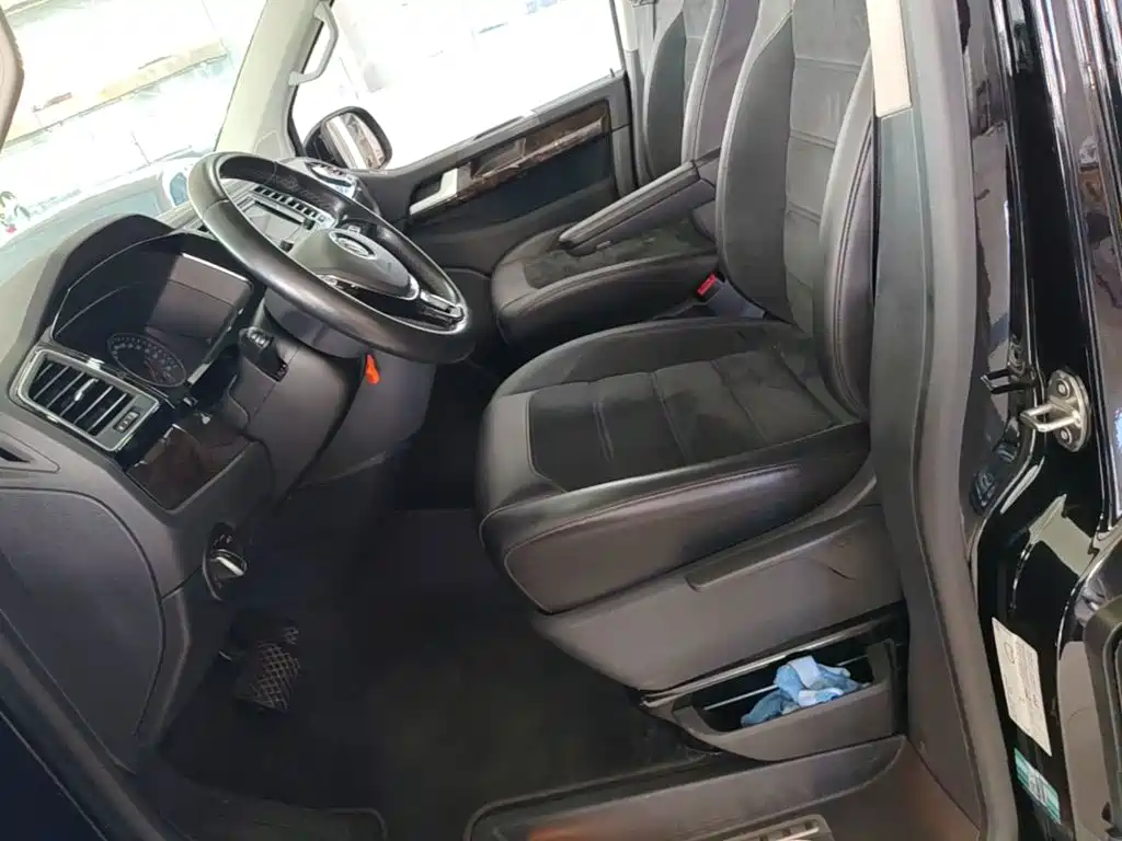 Volkswagen Multivan 2019 2019 2.0TSI 2WD Luxury 7-seater