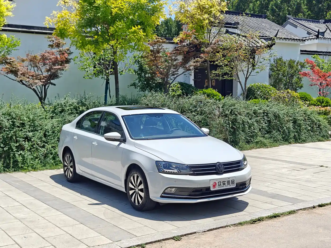 Volkswagen Sagitar 2015 230TSI Automatic Luxury фото 3