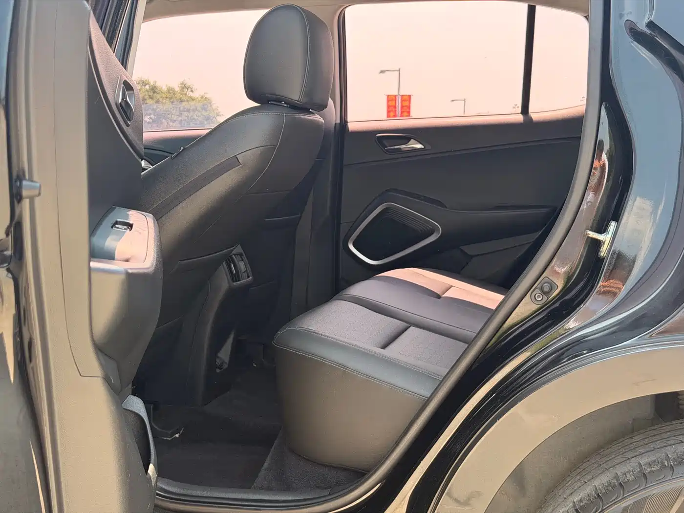 Hyundai Beijing Hyundai ix35 2018 2.0L Automatic 2WD Zhiyong·Enjoyment Edition фото 8