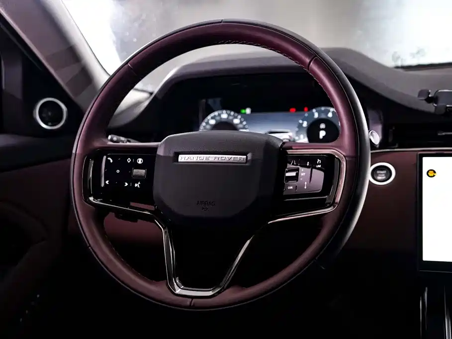 صورة 16 - Land Rover Range Rover Evoque