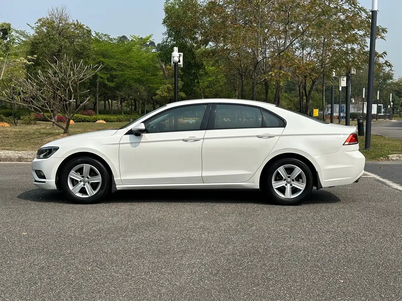 Volkswagen Lamando 2015 230TSI DSG Style фото 4