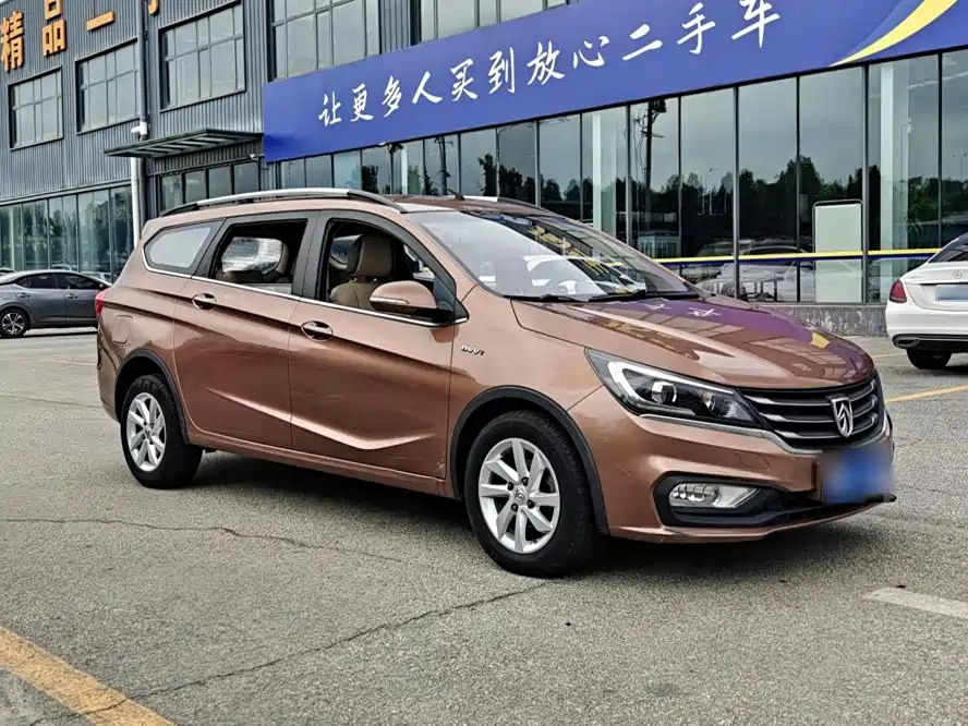Baojun 310W 2018 2017 1.5L Manual Fashion Edition (China V)