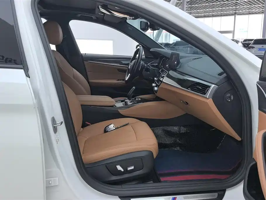 BMW 5 Series 2018 Facelift 530Li Leading M Sport Package фото 8