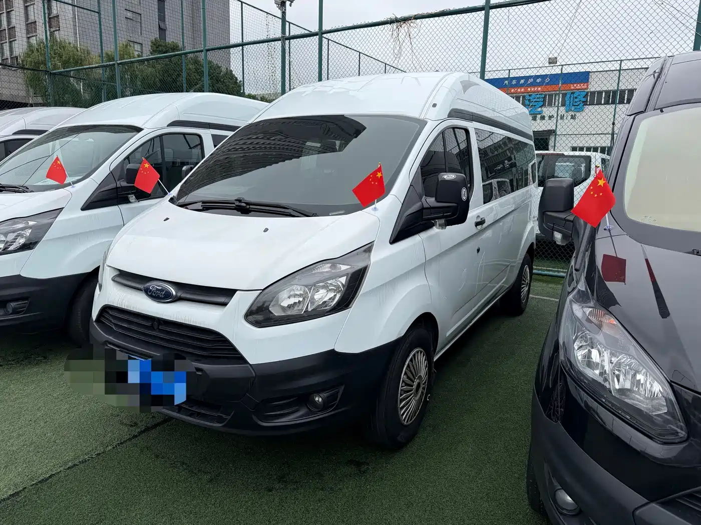 Ford Transit 2018 2017 2.0T Diesel Multi-purpose Commercial Vehicle Medium Wheelbase Medium Roof China V