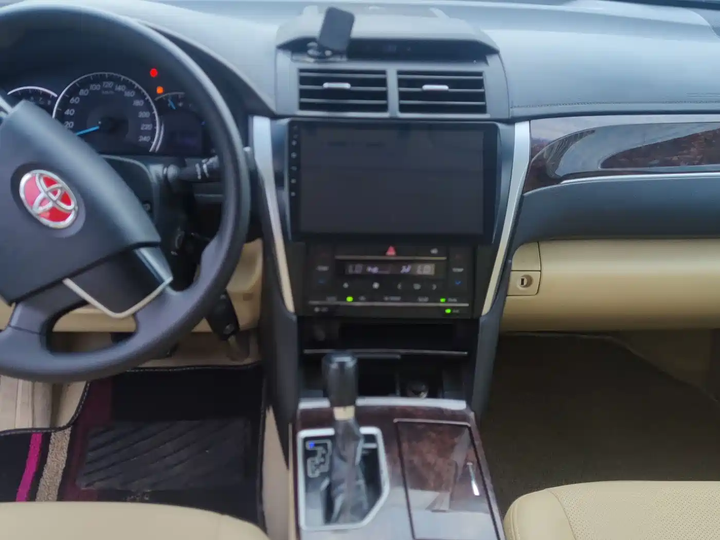 Toyota Camry 2016 2.0E 10th Anniversary Elite Edition фото 5