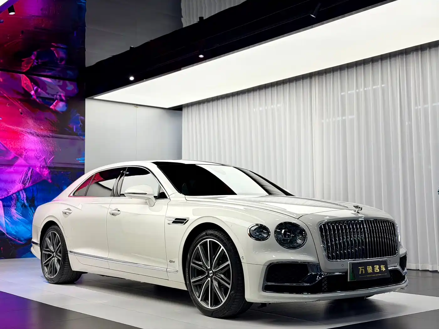 Bentley Flying Spur Plug-in Hybrid 2022 2.9T V6 Hybrid фото 4