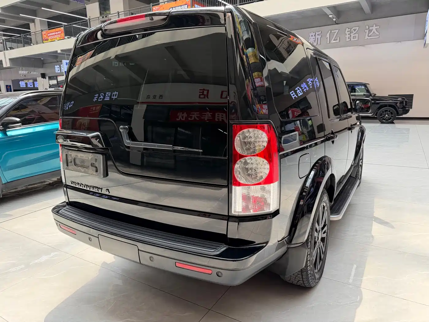 Land Rover Discovery 2013 3.0 SDV6 Black Premium Limited Edition фото 15