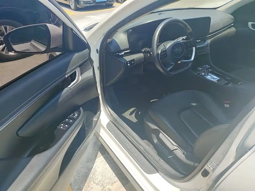 Photo 16 - Hyundai Mistra