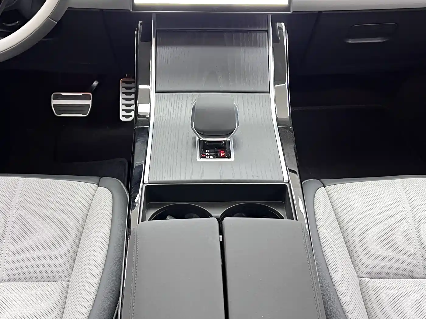 Land Rover Range Rover Evoque 2026 Range Rover Evoque L SE фото 27