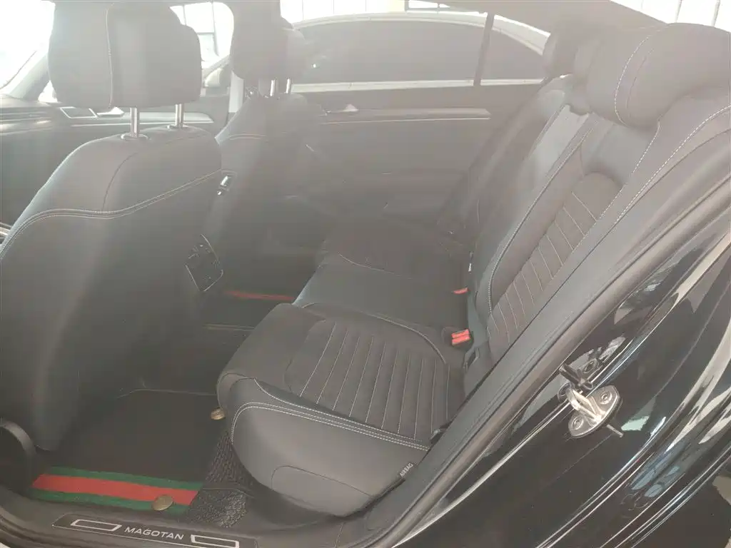 Volkswagen Magotan 2020 330TSI DSG Luxury фото 10
