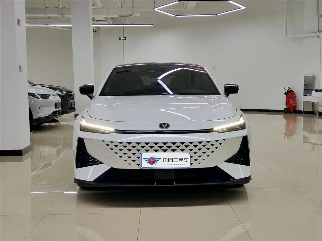 CHANGAN UNI-V