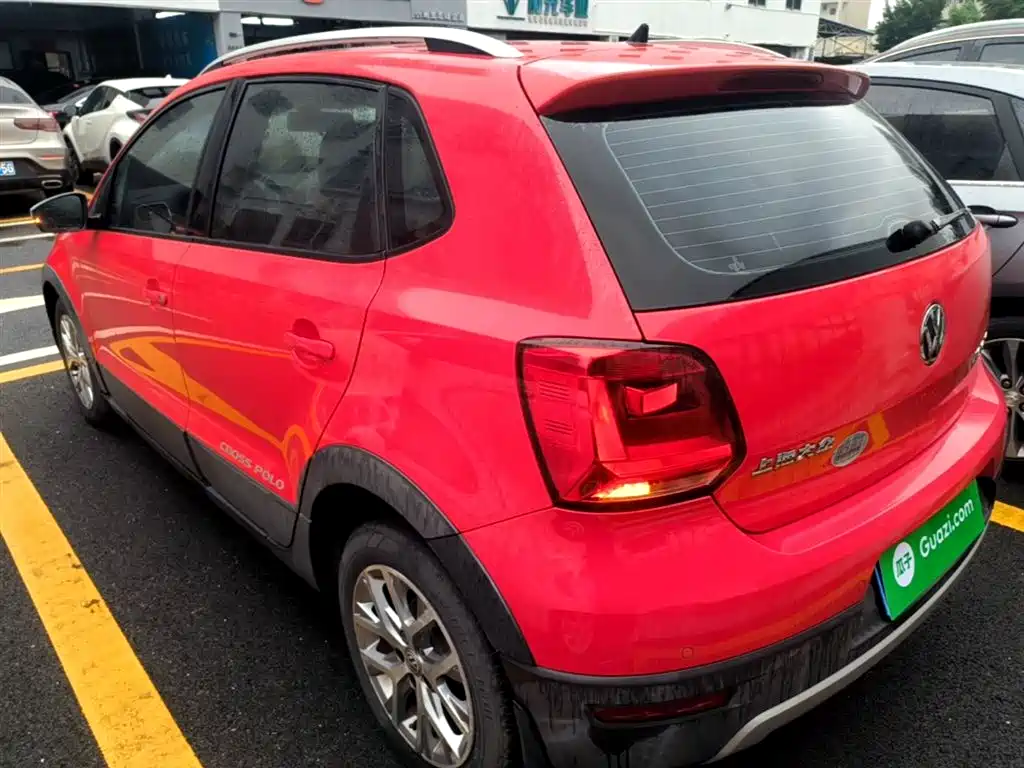 Volkswagen Polo 2014 1.6L Cross Polo Automatic фото 5