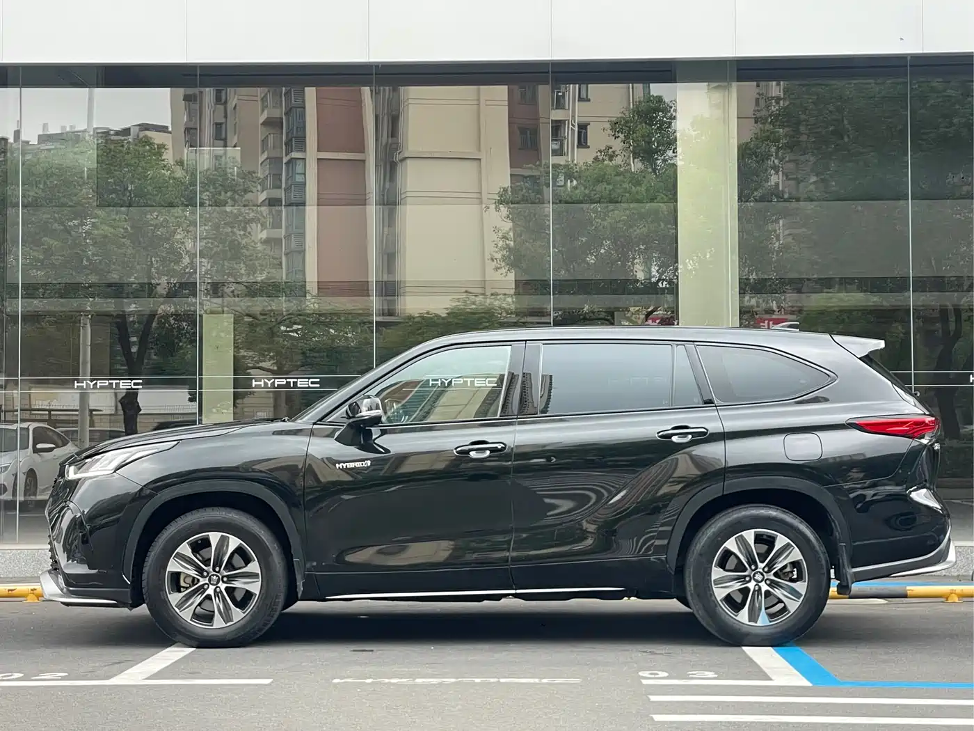 Toyota Crown Kluger 2022 2.5L HEV 2WD Elite Edition фото 4