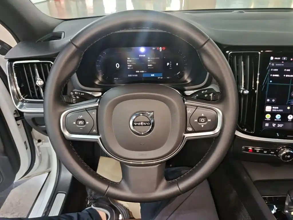 Фото 11 - Volvo S60