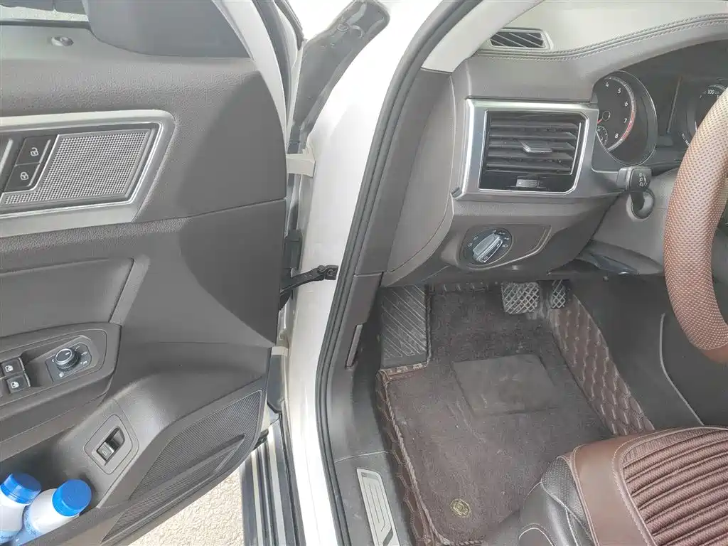 Volkswagen Teramont 2019 330TSI 2WD Luxury China VI фото 14