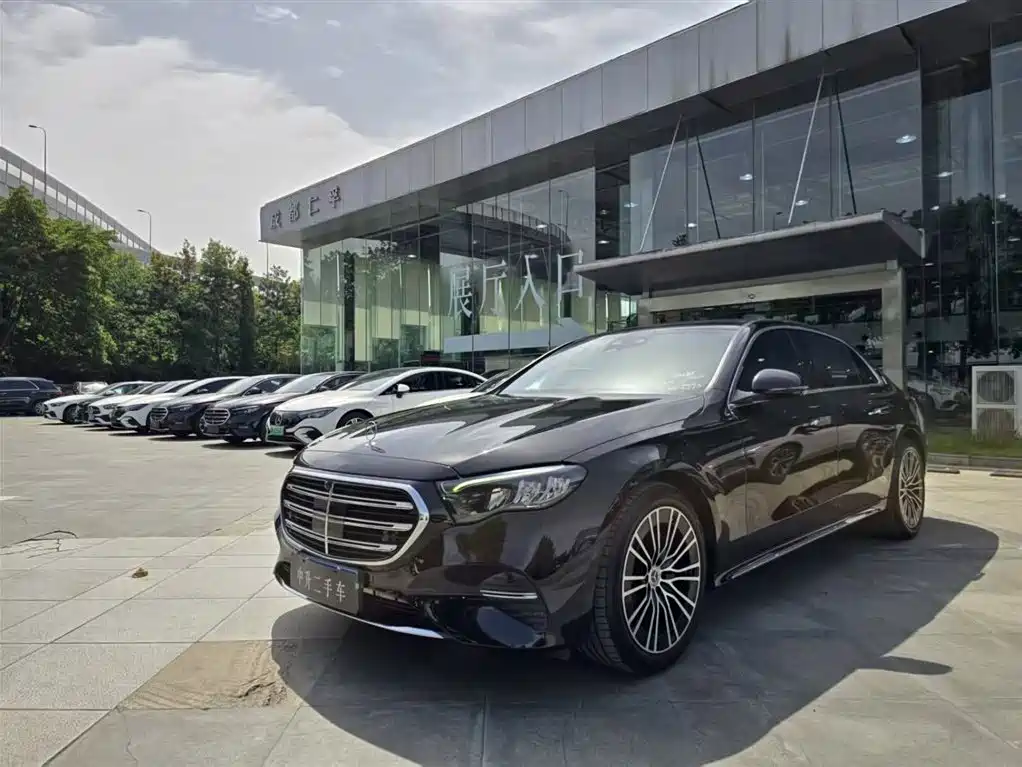 Mercedes-Benz E-Class 2024 Model E 300 L Luxury фото 4